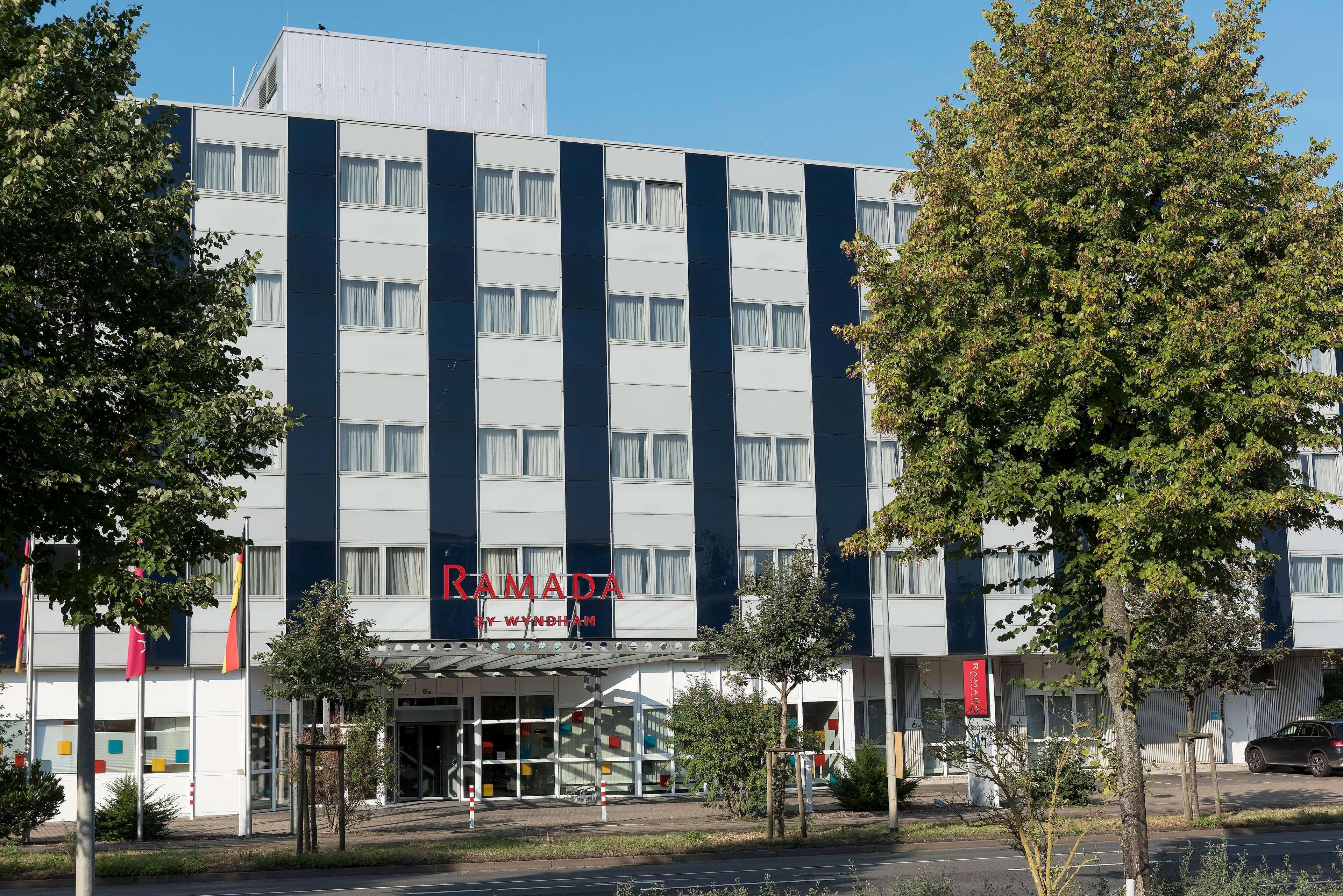 Ramada By Wyndham Hannover Messe Hotel Exterior photo