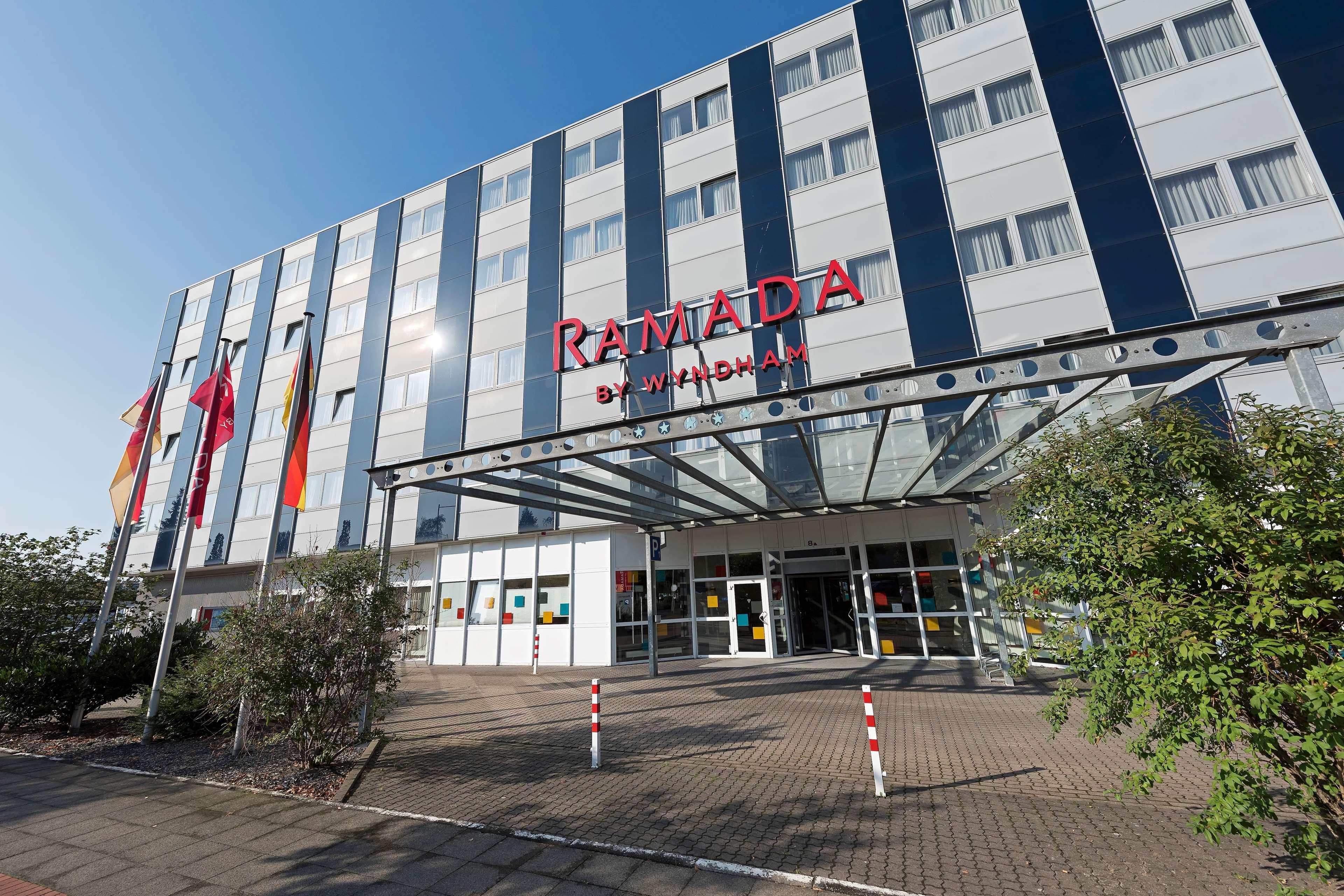 Ramada By Wyndham Hannover Messe Hotel Exterior photo