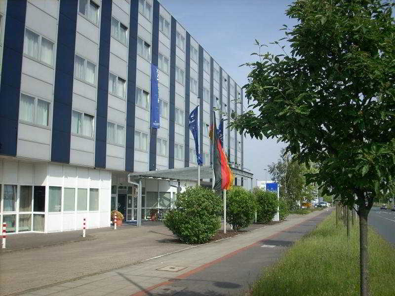 Ramada By Wyndham Hannover Messe Hotel Exterior photo